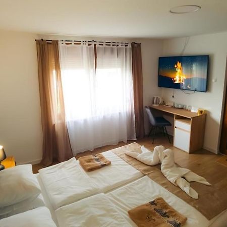 Merak Donji Miholjac Exteriör bild